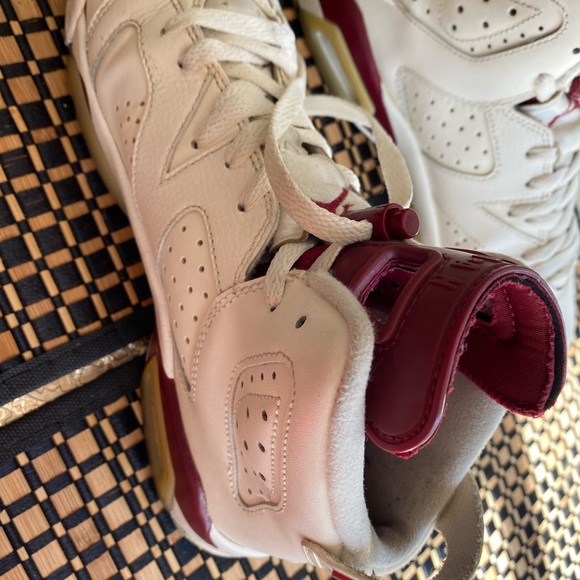 Jordan retro 6 Maroon 6y - Picture 5 of 9